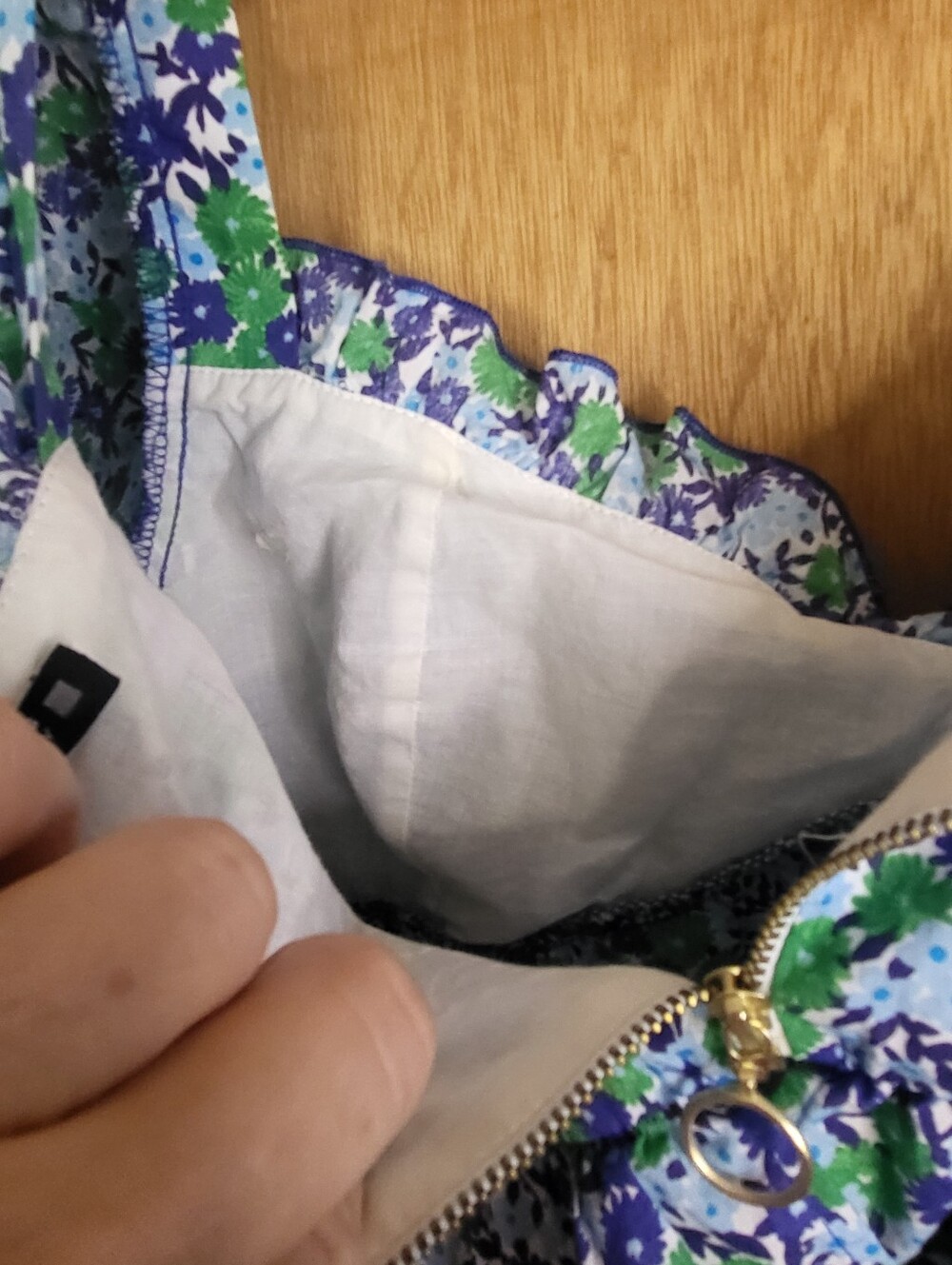Zara dainty ditsy floral puff sleeve Milkmaid crop. Blue, green, purple. Small - Picture 15 of 16